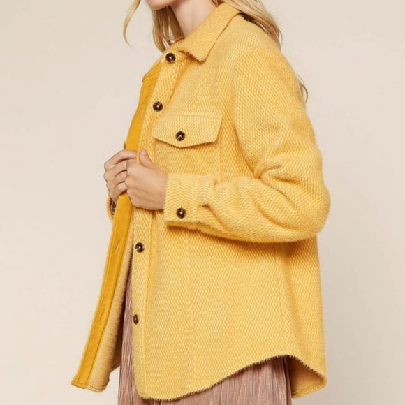 ❌SOLD OUT❌ SWEET AS HONEY YELLOW SHACKET - Picture 2 of 3